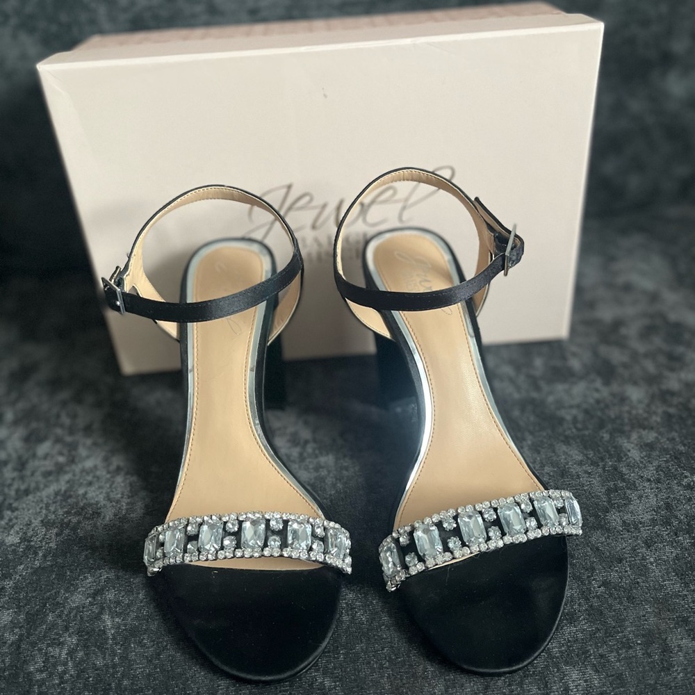 Badgley Mischka Jewel Hendrinks in black satin 8